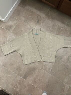 Beige Chevron Cropped Knit Cardigan
